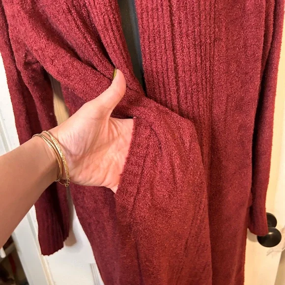 Barefoot Dreams Women's Long Burgundy Sweater Cardigan - Picture 4 of 7